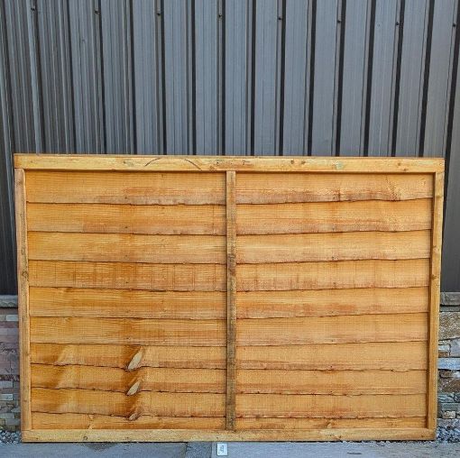 Picture of 6ft x 4ft (1.83m x 1.23m) Super Waney Lap Panel Golden Brown